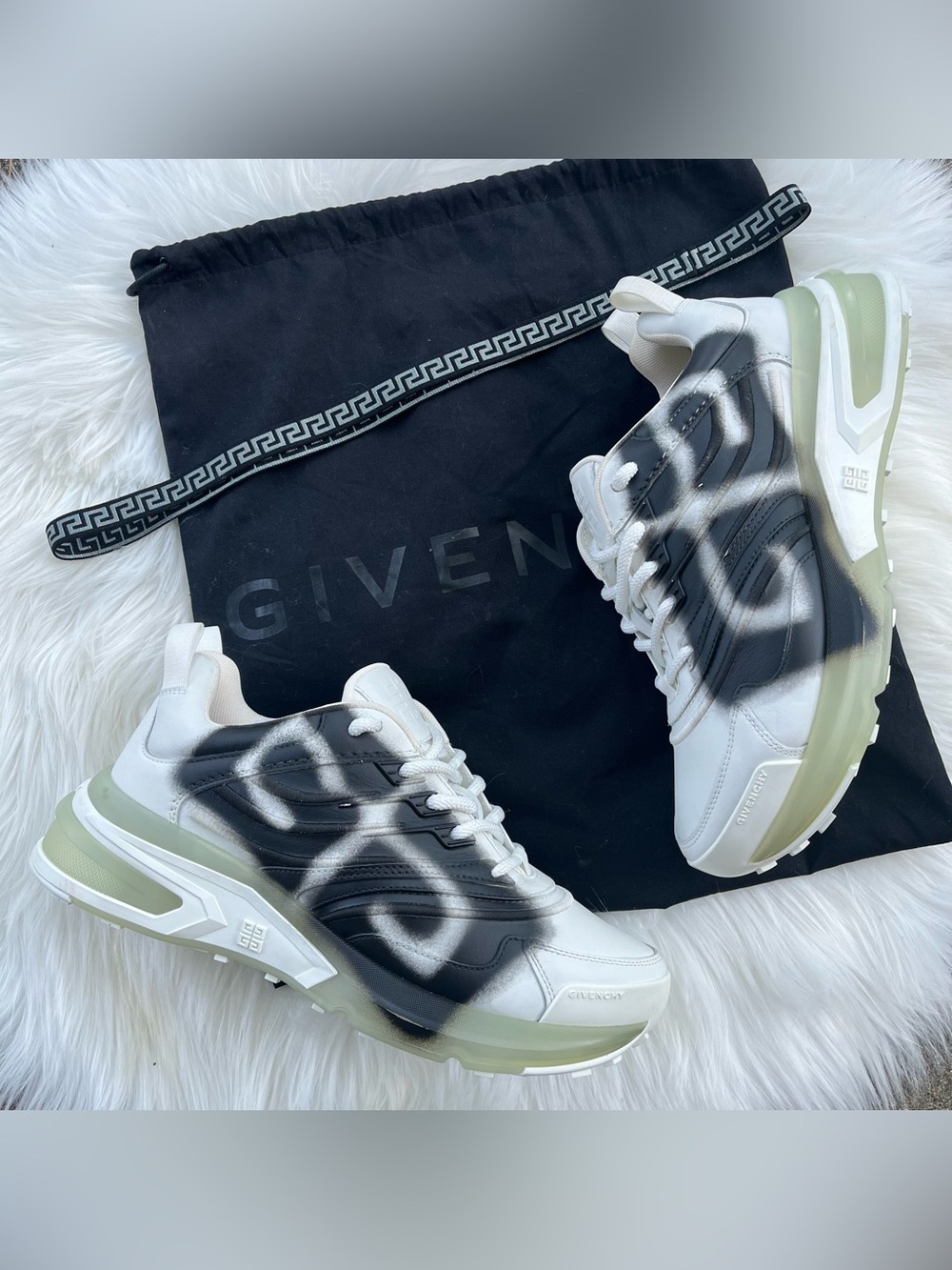 Givenchy x Chito GIV 1 Runner Sneakers SZ 9 US - Picture 2 of 12